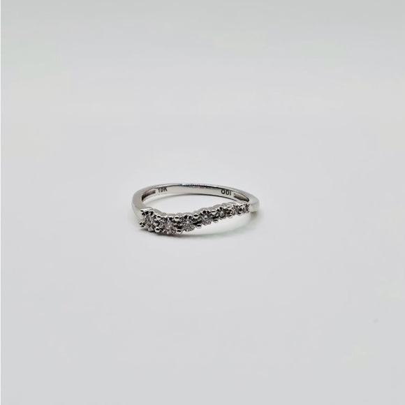 0.20 CT 10k White Gold Natural Diamond Bypass Ring - Picture 3 of 7